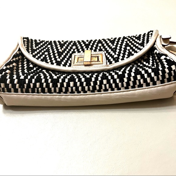 Melie Bianca Black White Weave Clutch B#30 - Picture 3 of 15